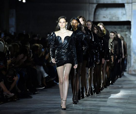 Неделя моды в Париже: лучшие образы показов первого дня