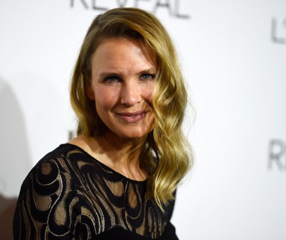 С ней все хорошо? Рене Зеллвегер заснула во время интервью