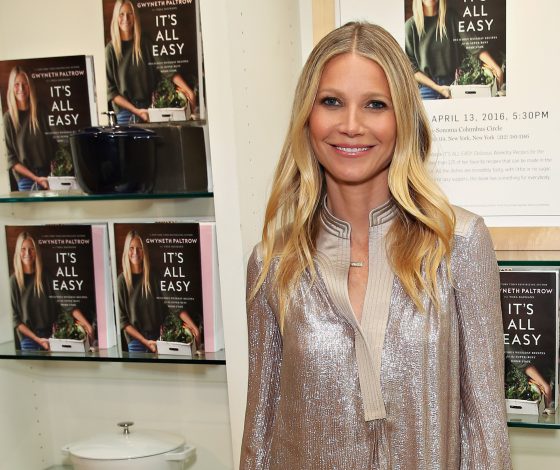 В 44 года Гвинет Пэлтроу решила отказаться от макияжа?