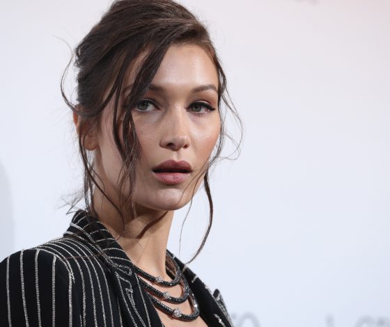 Белла Хадид упала на показе… И не одна она!