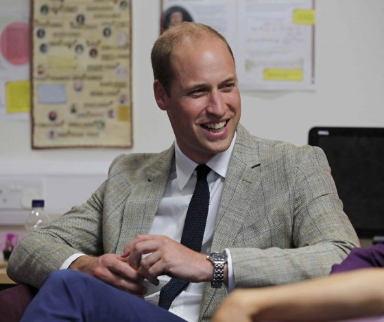 Это очень смешно: принц Уильям учится танцевать