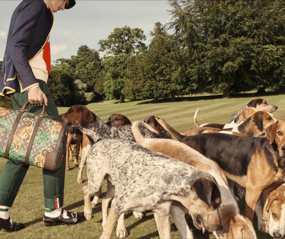 Работать в огороде и на ферме в вещах Gucci? Модный дом покажет, как это сделать