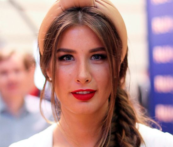 Топ-30 причесок Кети Топурии