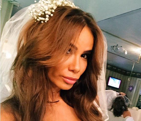 Айза Вагапова показала обручальное кольцо и рассказала о свадьбе