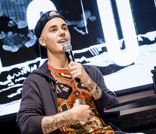 Джастин Бибер оголил торс для обложки нового альбома