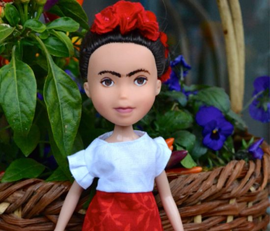 Куклы, превращенные в известных женщин