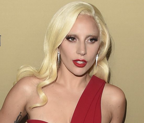 Леди Гага похудела и сменила прическу
