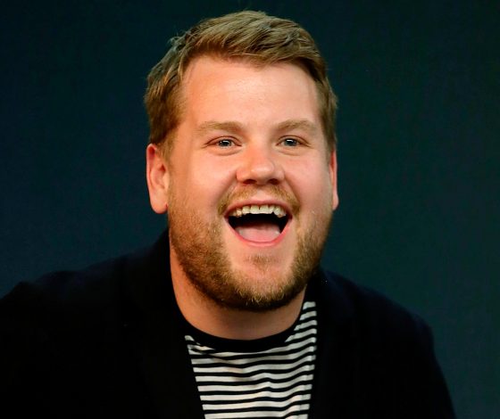 Как выглядит толстяк Джеймс Корден в образе чирлидерши? Спойлер: смешно!