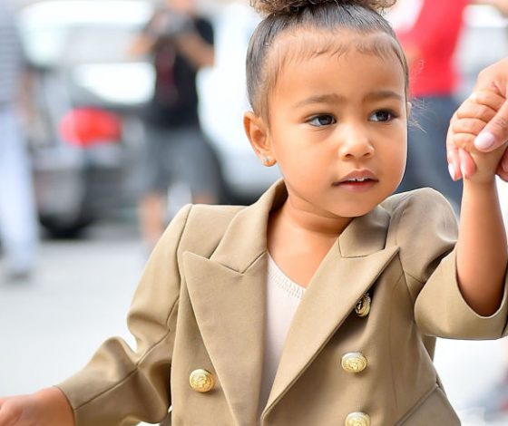 Louis Vuitton baby: дочь Ким и Канье с сумкой за тысячу долларов