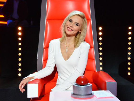 Беременная Пелагея вышла на лед, чтобы поддержать мужа. Видео!