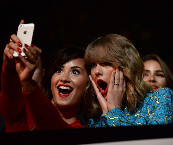 Деми Ловато бросает музыку из-за Тейлор Свифт?!