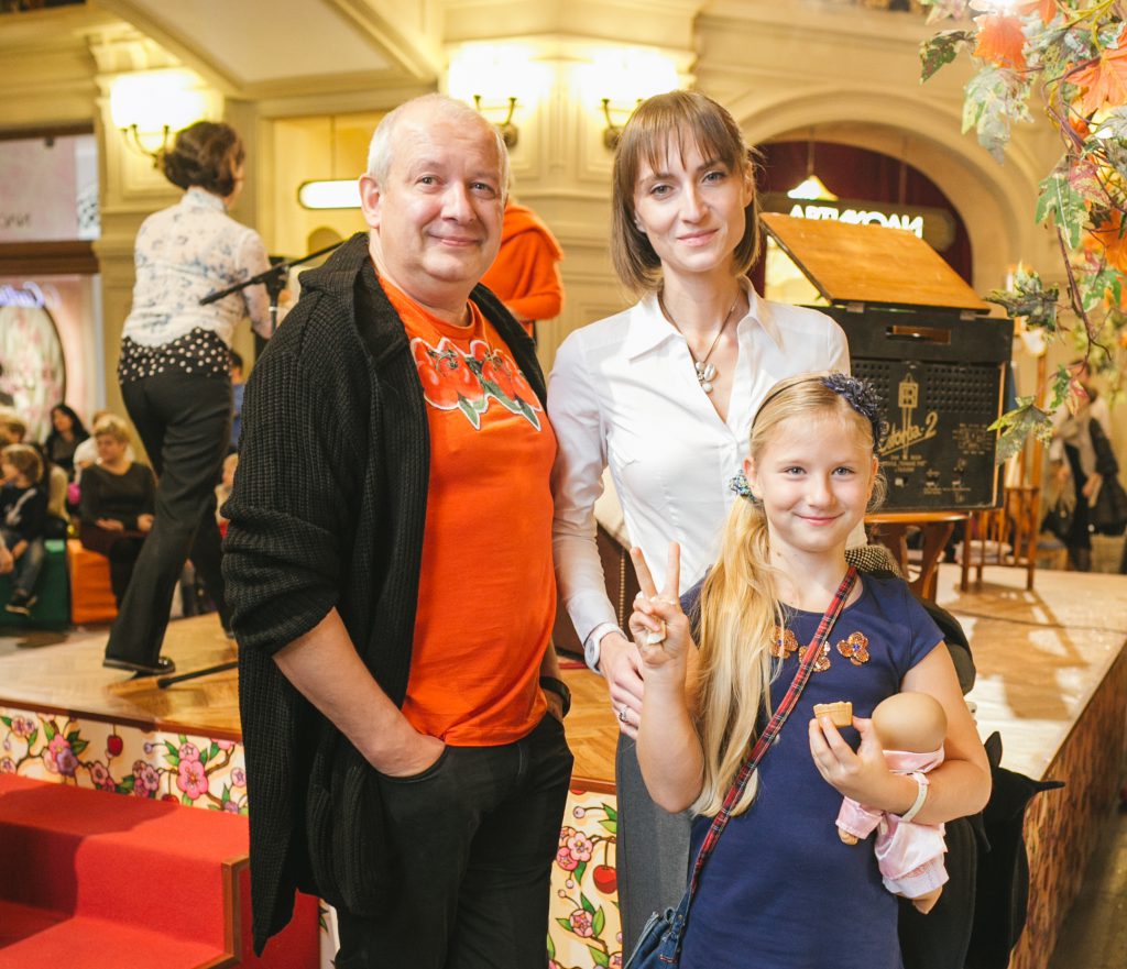 Дмитрий и Ксения Марьяновы с дочерью Анфисой