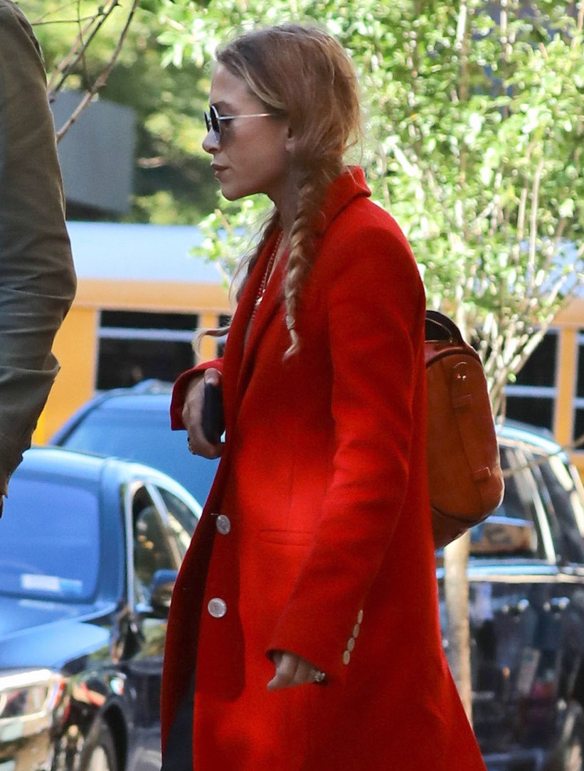 mary-kate-and-ashley-step-out-separately-after-returning-home-from-france-04