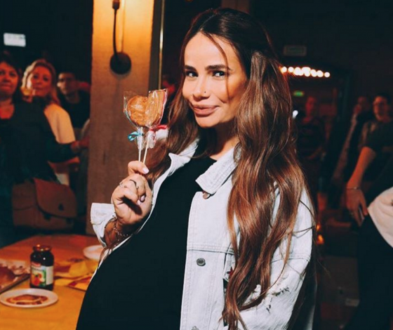 Айза Анохина откровенно рассказала о том, как прошли роды