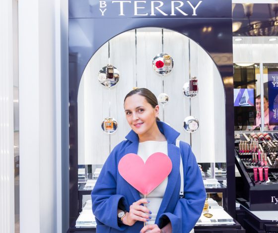 Мария Шумакова и Ирина Безрукова на открытии корнера by Terry в ГУМе