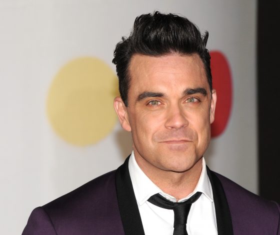 Робби Уильямс больше не сможет танцевать. Что с ним происходит?