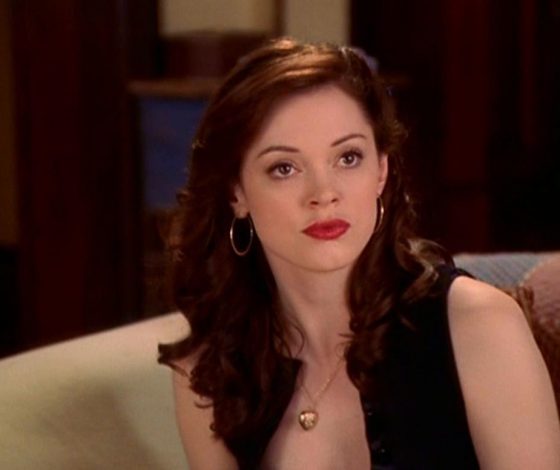 Звезда сериала «Зачарованные» побрилась налысо и рассказала об изнасиловании