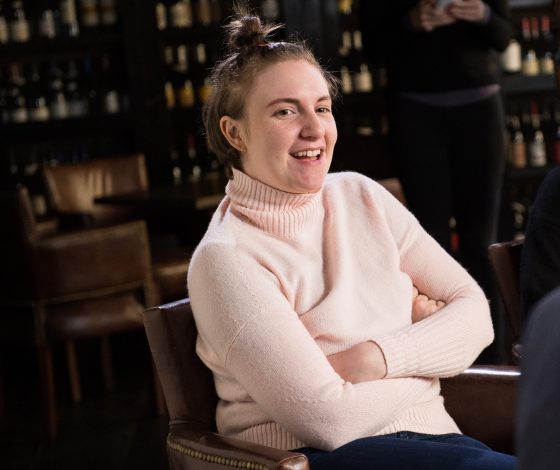 Ну такое: Лина Данэм снова показала фигуру в белье