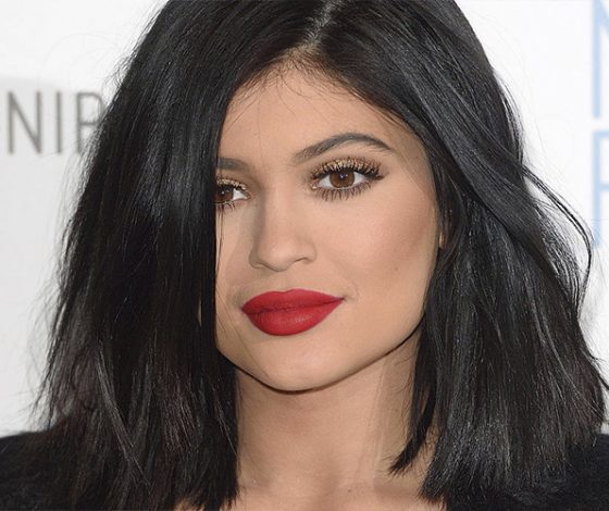 Сапоги как у Кайли Дженнер не дороже 5 долларов?