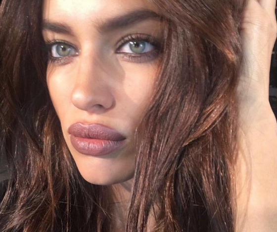 Ирина Шейк на откровенном фото с каким-то мужчиной. И это не Брэдли Купер