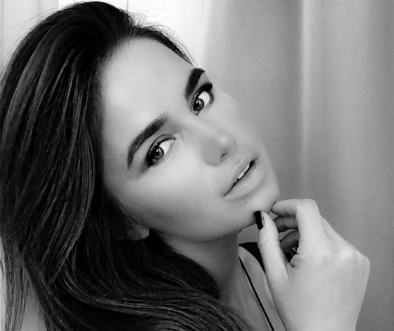 Алекса показала округлившийся животик! Неужели она беременна?