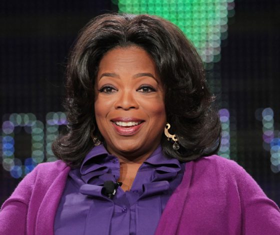 Опра Уинфри показала подарок от Меган Маркл