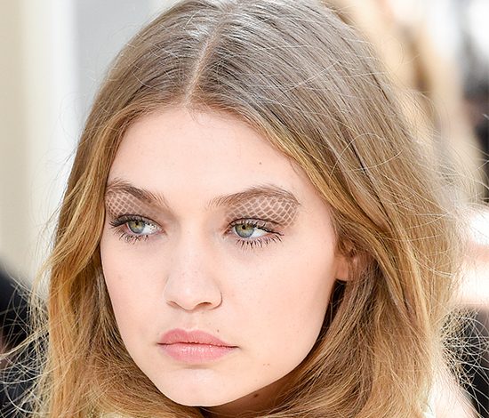 Как повторить макияж с показа Chanel осень-зима – 2016/17