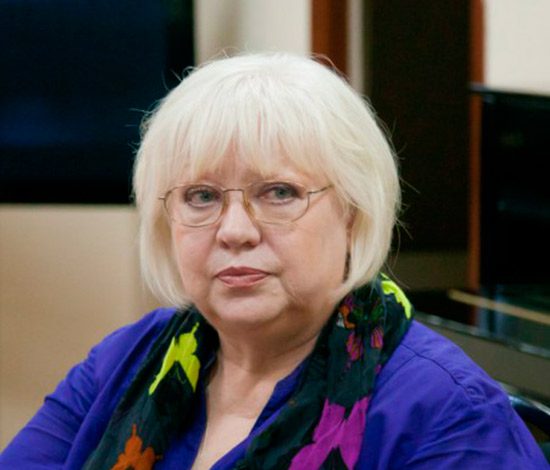 Светлана Крючкова призналась, что больна раком