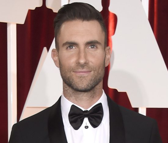 Адам Левин опять удивил новой прической