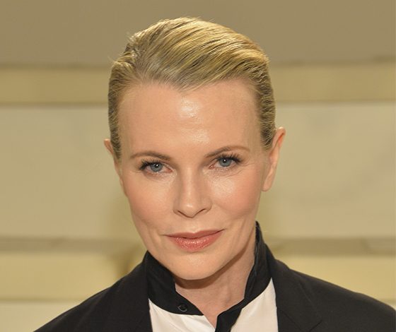 Ким Бейсингер не узнали без макияжа