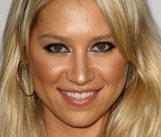 Анна Курникова показала обручальное кольцо