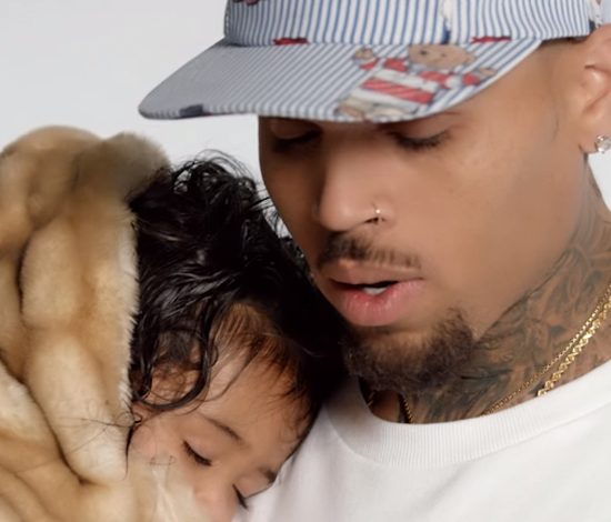 Крис Браун снял свою дочь в новом клипе
