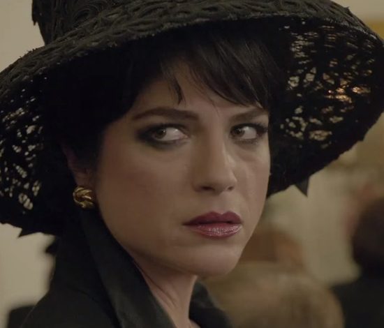 Сельма Блэр сыграла мать Ким Кардашьян