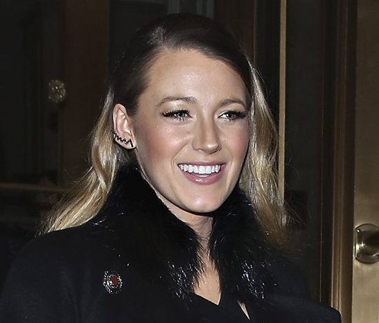 Блейк Лайвли появилась в компании мужа и дочки