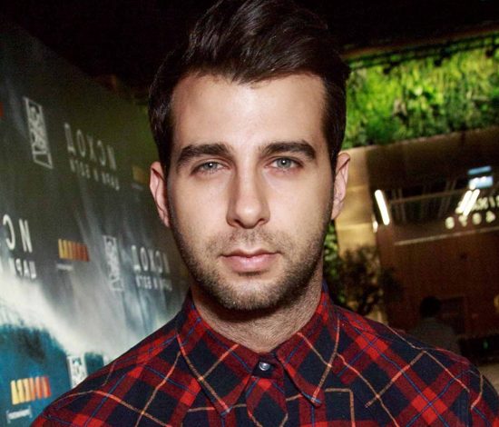 Иван Ургант показал дочек