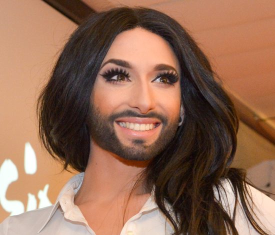 Кончита Вурст показала свои фото без бороды