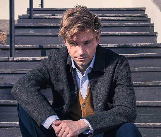 Стихотворение Маяковского в исполнении Петрова