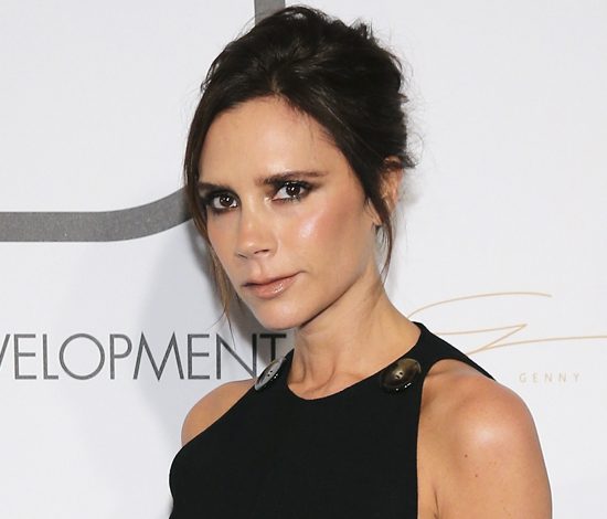 Виктория Бекхэм впервые отвела дочь на маникюр