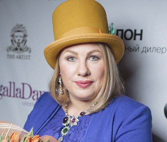 Ева Польна отстригла волосы