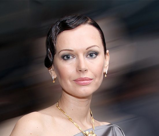 Ирина Безрукова решила продать свадебное платье