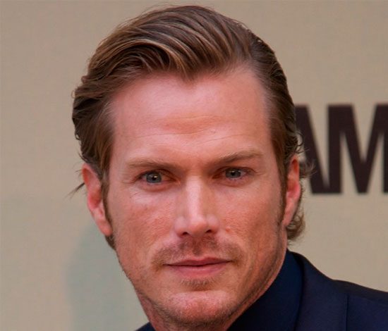 Сердцеед из «Секса в большом городе» оголил свой торс