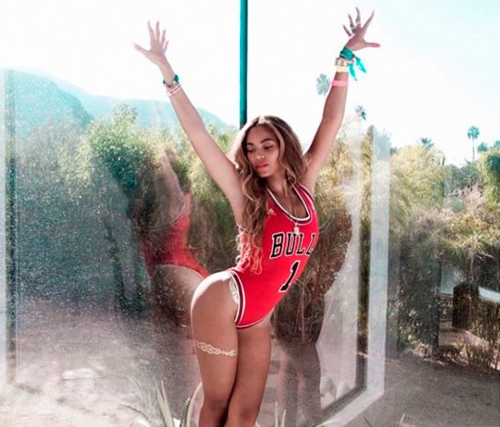 Самые сексуальные фото западных звезд в Instagram за 2015 год