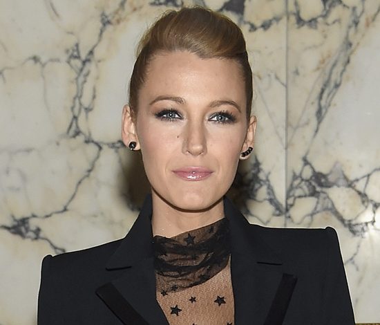 Блейк Лайвли похвасталась новым цветом волос