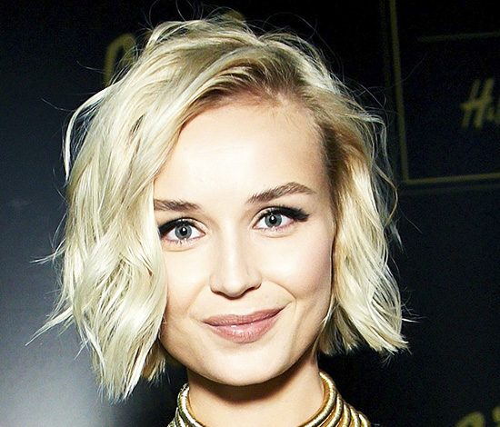 Модные вечерние прически на примере звезд