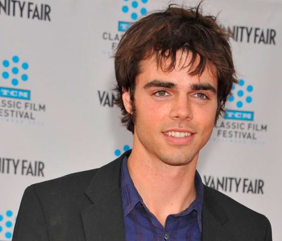 Звезда «Американской семейки» зависим от пластической хирургии