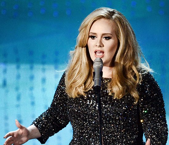 Адель поучаствовала в конкурсе собственных двойников