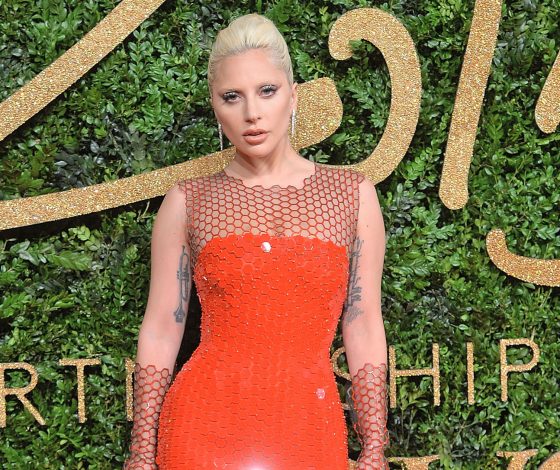 Звезды на красной дорожке British Fashion Awards 2015