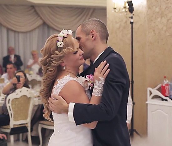 Невероятно трогательный свадебный танец