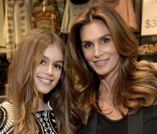 Дочь Синди Кроуфорд великолепно копирует свою маму