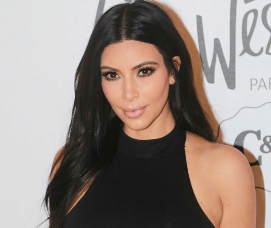 Ким пришла на модный показ без макияжа!